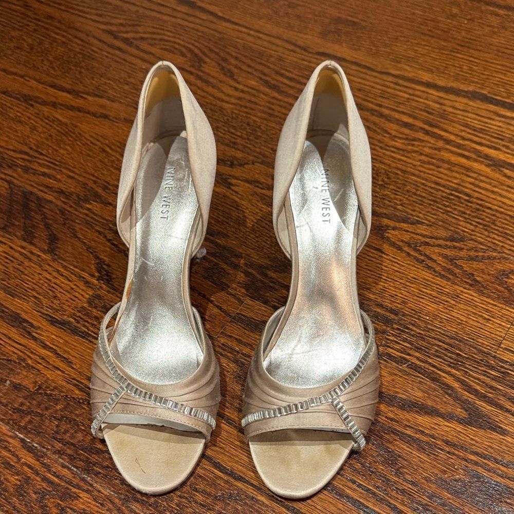 Nine West Women's Cream Peep-Toe Heels